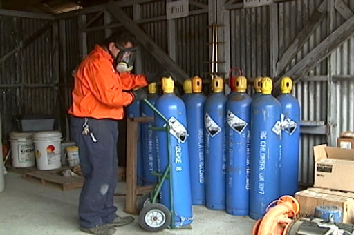 Handling Compressed Gas Safely (Public Agency)